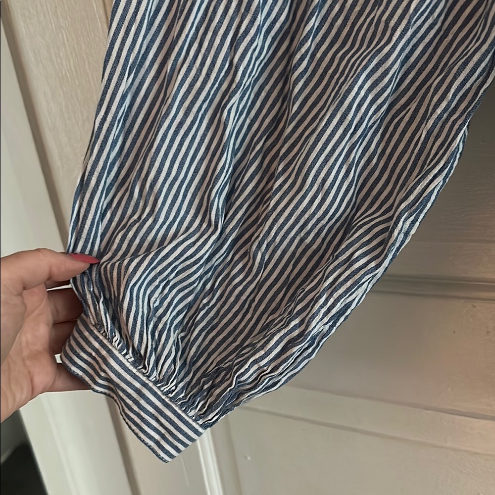 🌸Old navy boho Blue Striped Women's Top - Picture 4 of 4